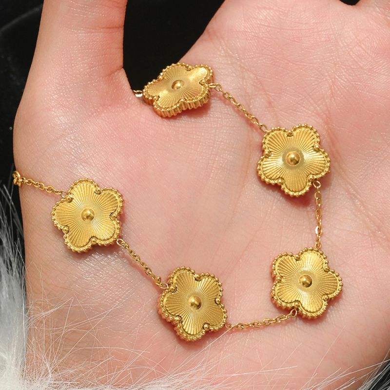 Set Titanium Steel Rhinestone-encrusted Nail Flower Bracelet Set