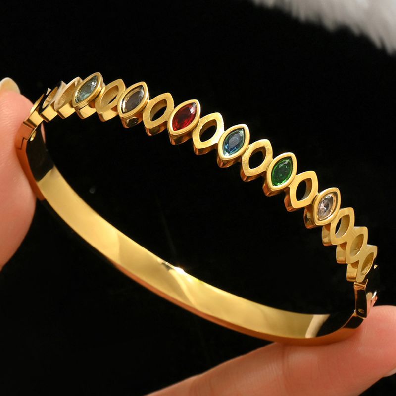 Set Titanium Steel Diamond-encrusted Round Bracelet Set